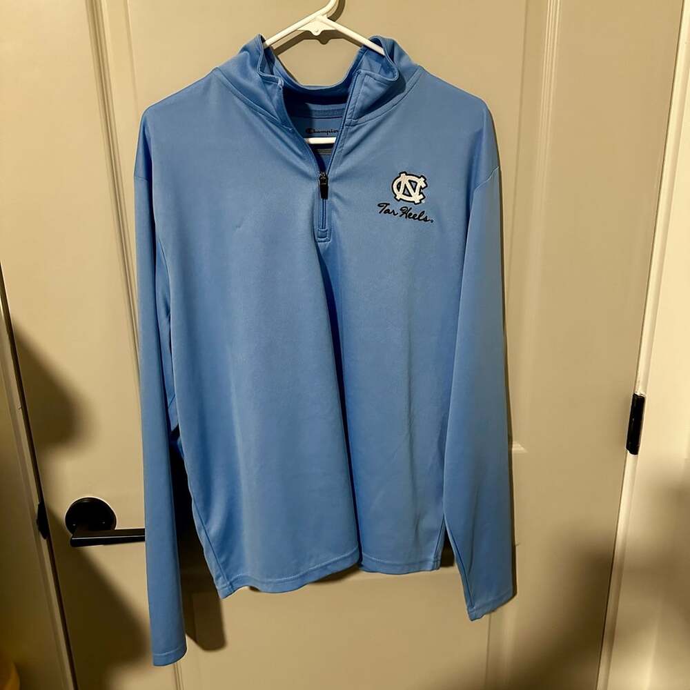 Champion UNC Tar Heels 1/4-Zip Top Size XL Light Blue
